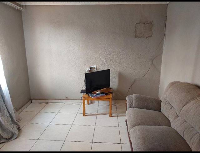 2 BEDROOM HOUSE FOR SALE IN ZONKIZIZWE